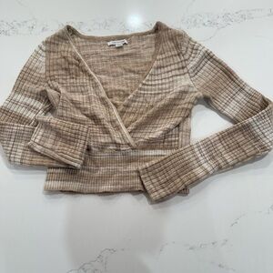 American Eagle Outfitters Beige and Cream Ribbed V-Neck Sweater